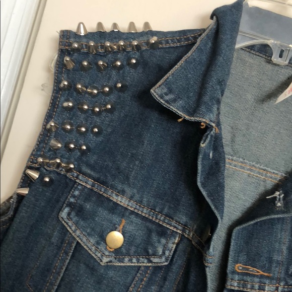 Tobi Spiked Studded Shoulder Denim Vest - Picture 2 of 3